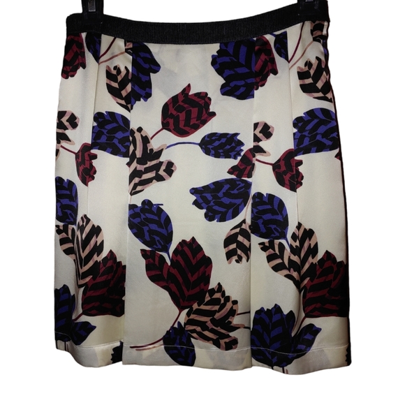 Marc by Marc Jacobs Floral Skirt w/Pockets, Silky, Size 2 - Picture 4 of 14